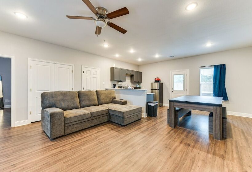 Texas Family Home W/ Hot Tub: 1 Mi To Lake Whitney