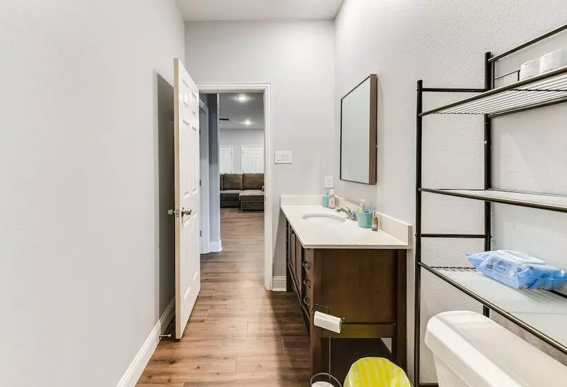 Texas Family Home W/ Hot Tub: 1 Mi To Lake Whitney