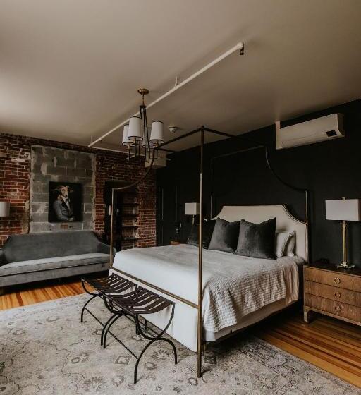 Hatchery Riverside Hotel & Event Venue