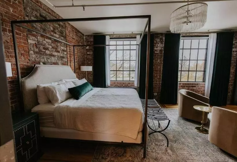 Hatchery Riverside Hotel & Event Venue