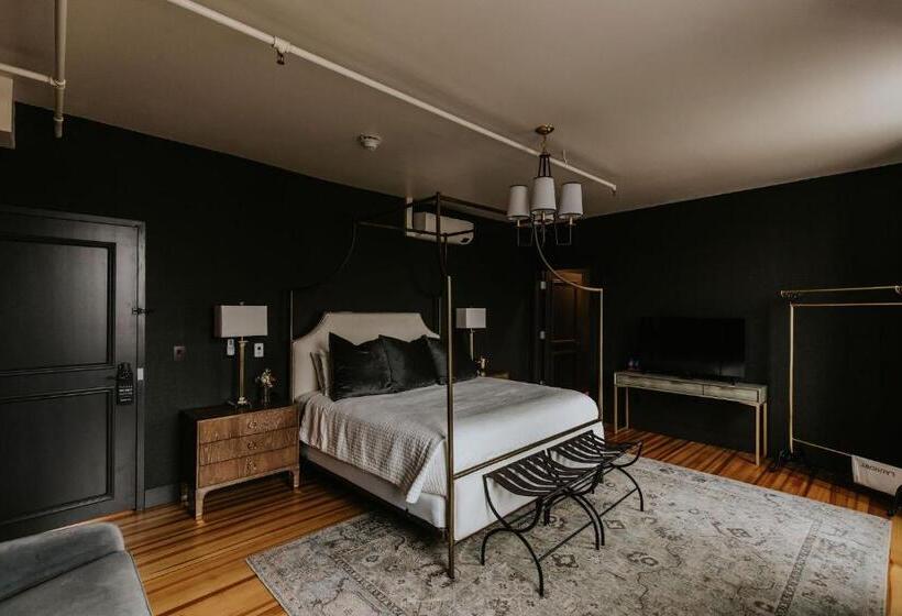 Hatchery Riverside Hotel & Event Venue