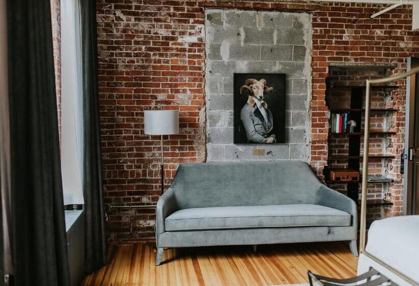 Hatchery Riverside Hotel & Event Venue