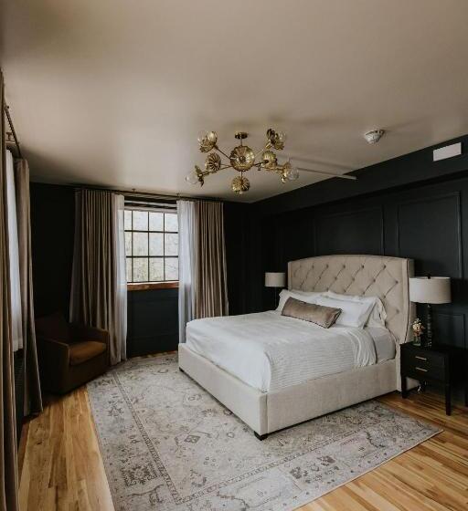 Hatchery Riverside Hotel & Event Venue