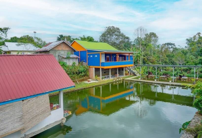 בית מלון כפרי Anaqi Homestay Syariah By Oyo