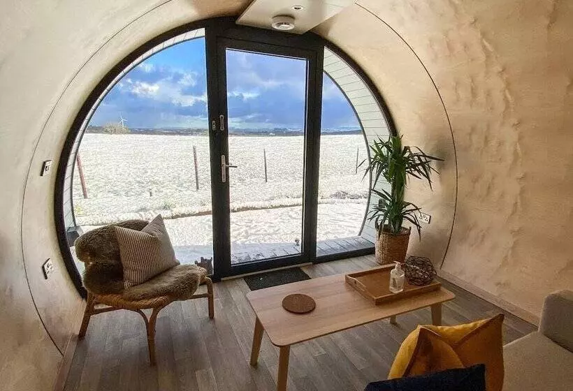 Hotelli Black Knowe, Luxury Glamping Pods, Ballycastle