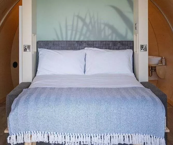 Hotelli Black Knowe, Luxury Glamping Pods, Ballycastle