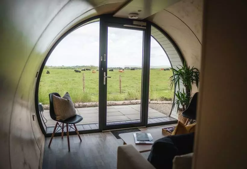 Hotelli Black Knowe, Luxury Glamping Pods, Ballycastle