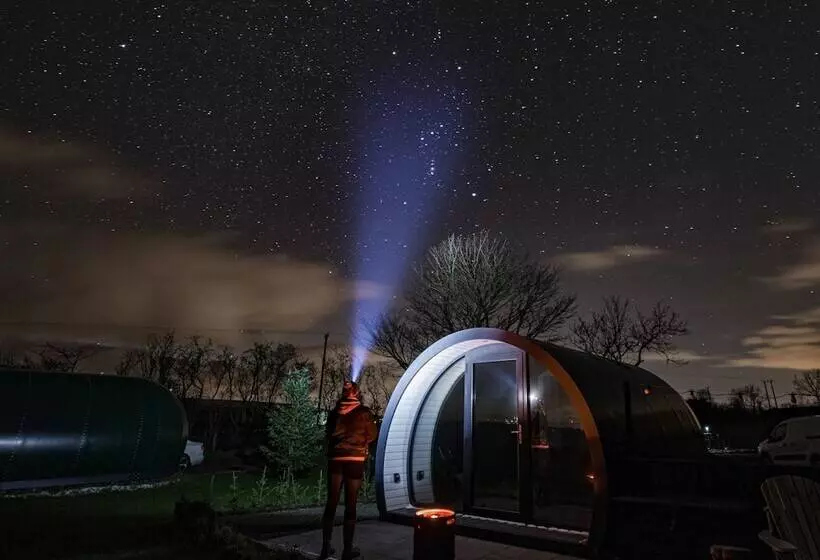 Hotelli Black Knowe, Luxury Glamping Pods, Ballycastle