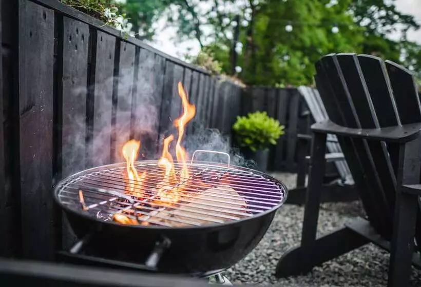 Hotelli Black Knowe, Luxury Glamping Pods, Ballycastle