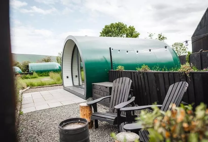 Hotelli Black Knowe, Luxury Glamping Pods, Ballycastle