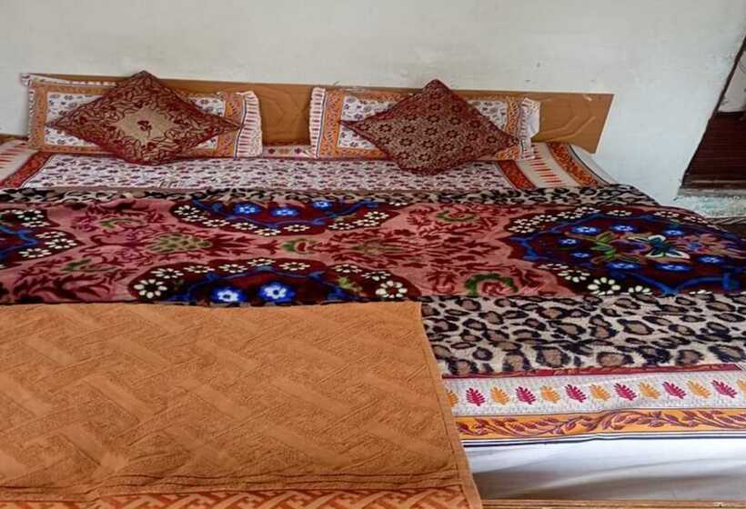 בית מלון כפרי Fiza Guest House, Pahalgam