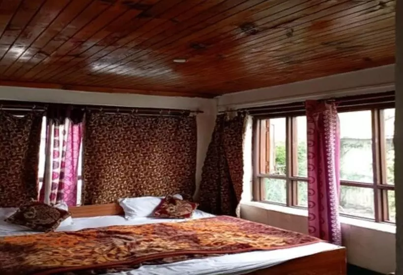 ホテル Fiza Guest House, Pahalgam