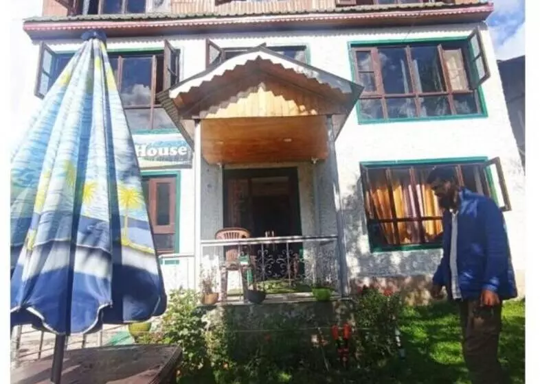 ホテル Fiza Guest House, Pahalgam