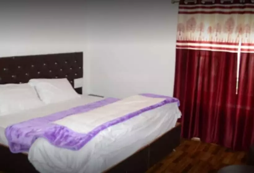 ホテル Fiza Guest House, Pahalgam