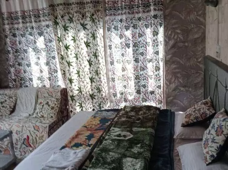 ホテル Fiza Guest House, Pahalgam