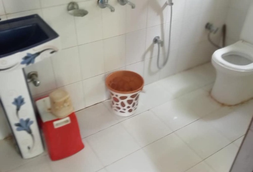 בית מלון כפרי Fiza Guest House, Pahalgam