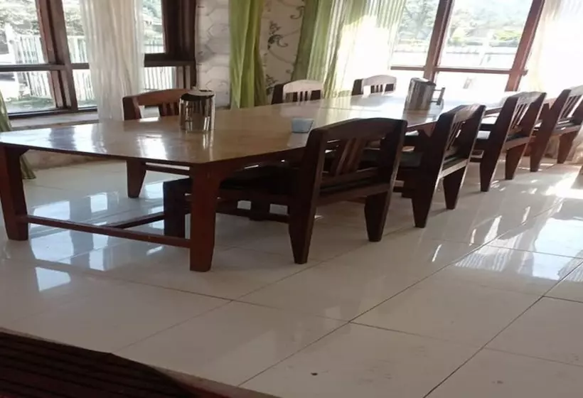 ホテル Fiza Guest House, Pahalgam