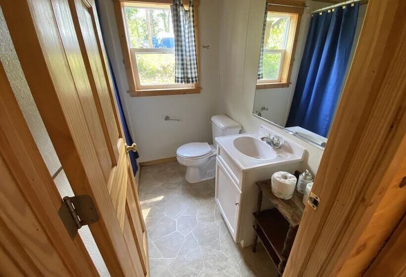 Lincolnwood Cabin 3
