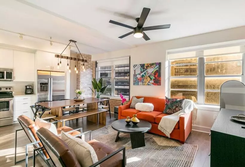 Charming 4br Condo Steps Away From French Quarter Delights!