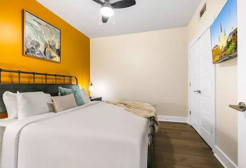 Charming 4br Condo Steps Away From French Quarter Delights!