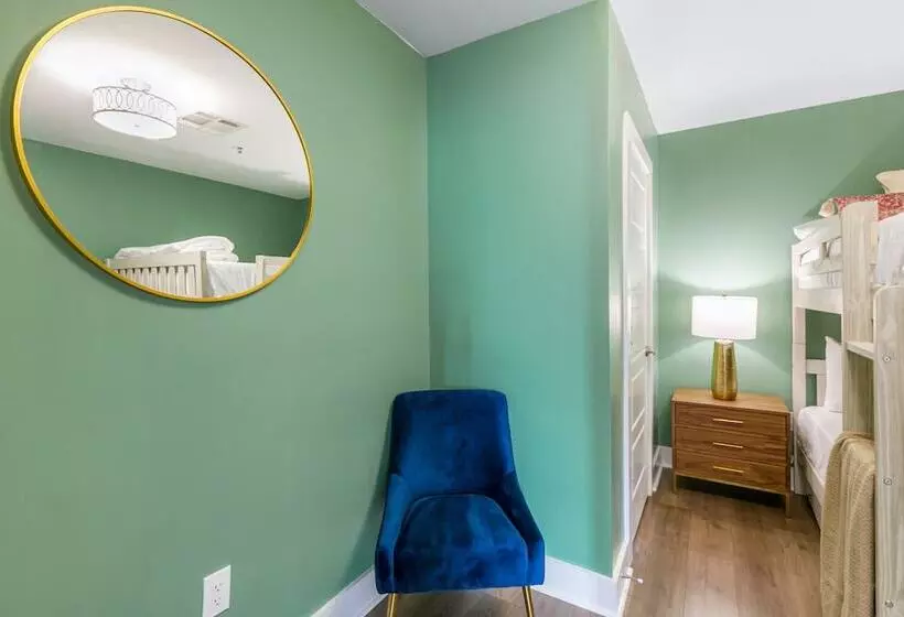 Charming 4br Condo Steps Away From French Quarter Delights!