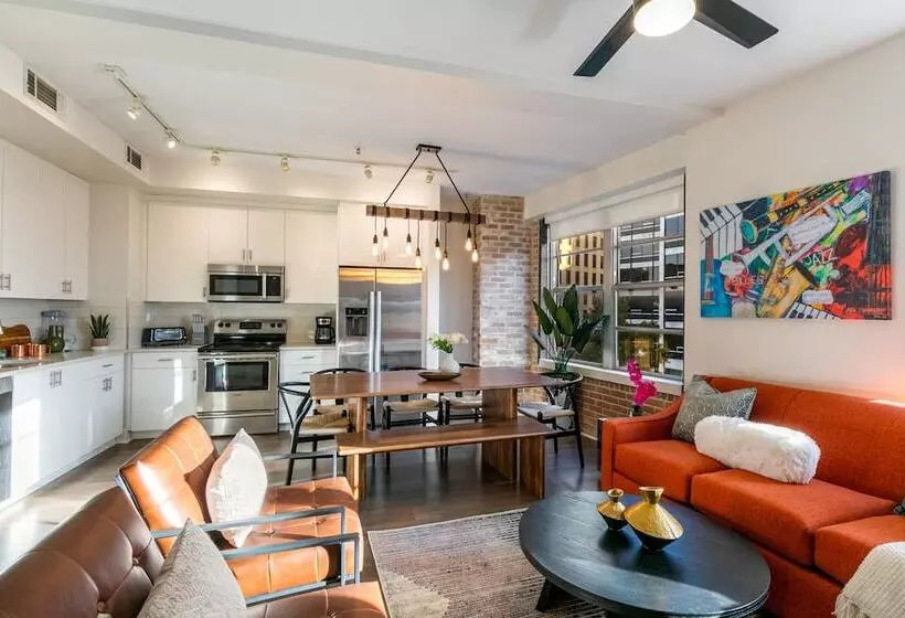 Charming 4br Condo Steps Away From French Quarter Delights!