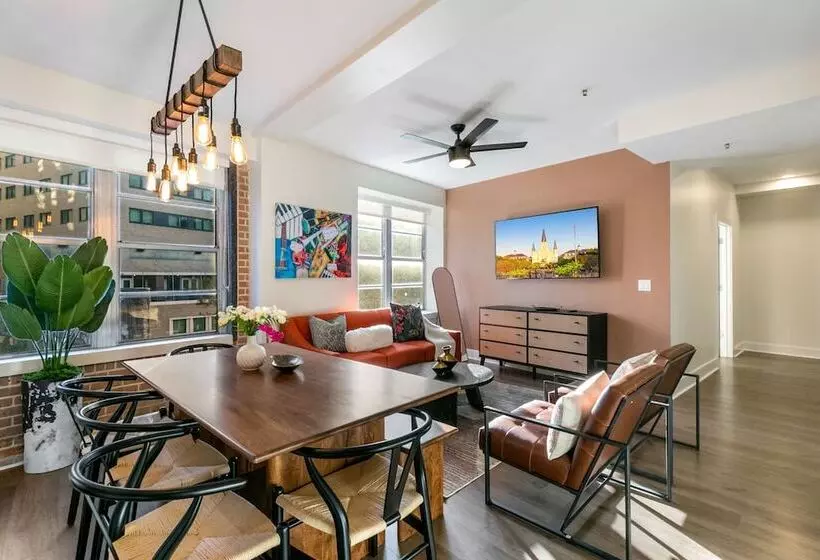 Charming 4br Condo Steps Away From French Quarter Delights!
