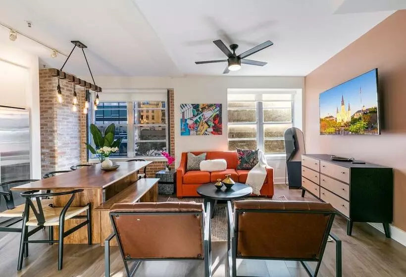 Charming 4br Condo Steps Away From French Quarter Delights!
