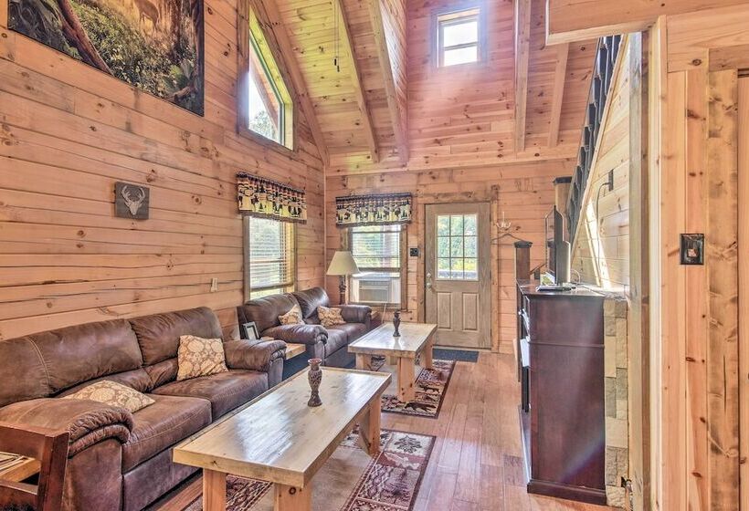 Maggie Valley Family Cabin W/ Porch & Fire Pit!