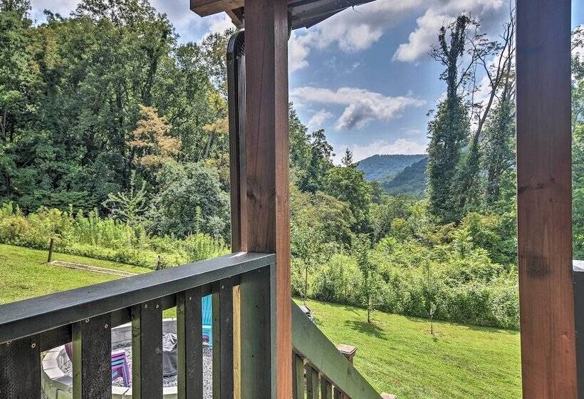 Maggie Valley Family Cabin W/ Porch & Fire Pit!