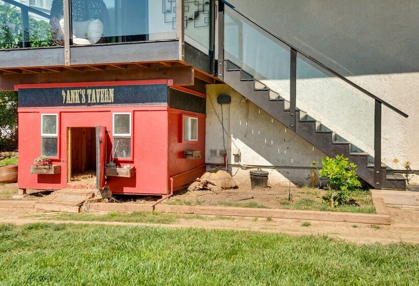 Malibu Retreat W/ Balcony & Mountain Views
