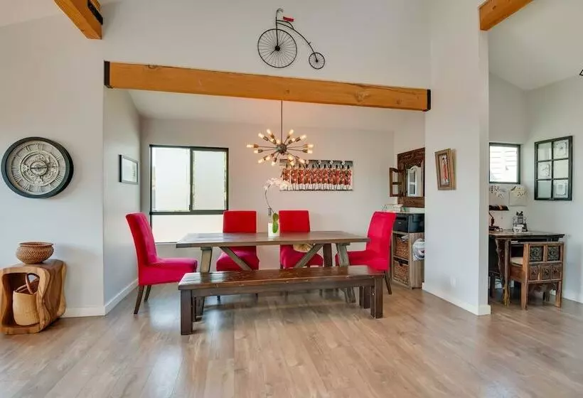 Malibu Retreat W/ Balcony & Mountain Views