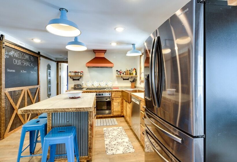 Nevis Cabin Escape W/ Private Hot Tub!