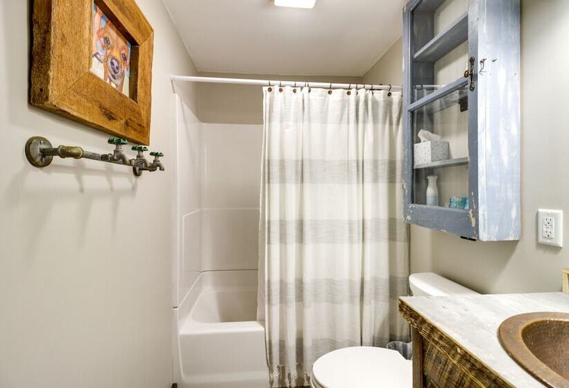 Nevis Cabin Escape W/ Private Hot Tub!