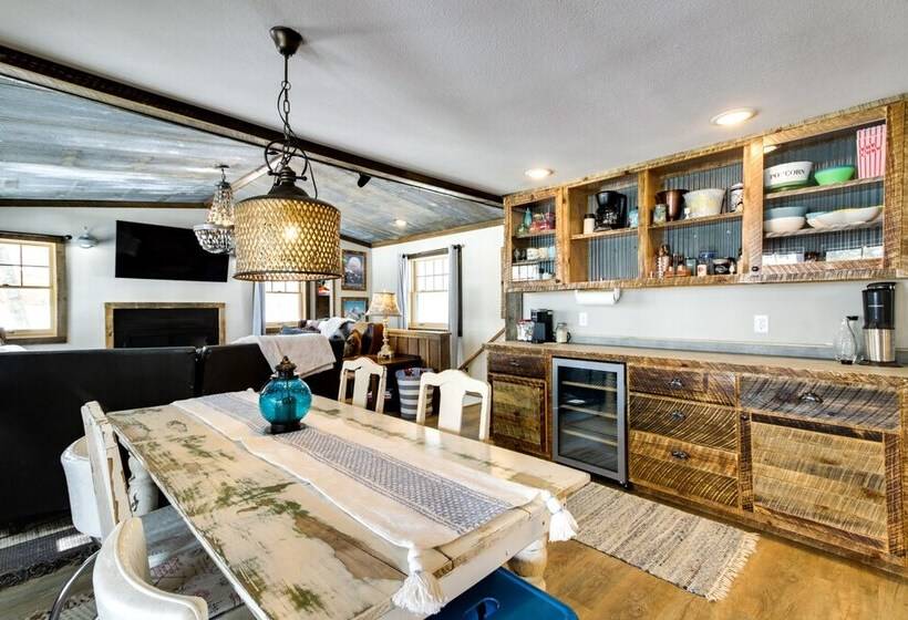 Nevis Cabin Escape W/ Private Hot Tub!