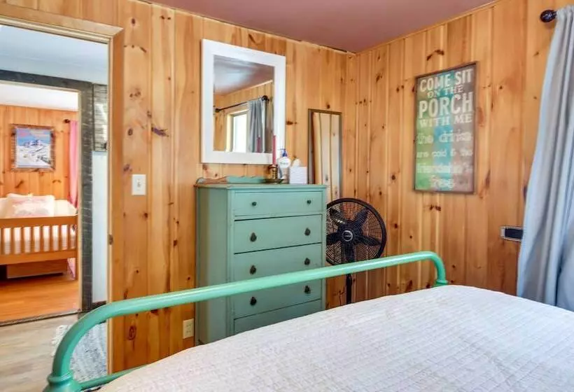 Nevis Cabin Escape W/ Private Hot Tub!