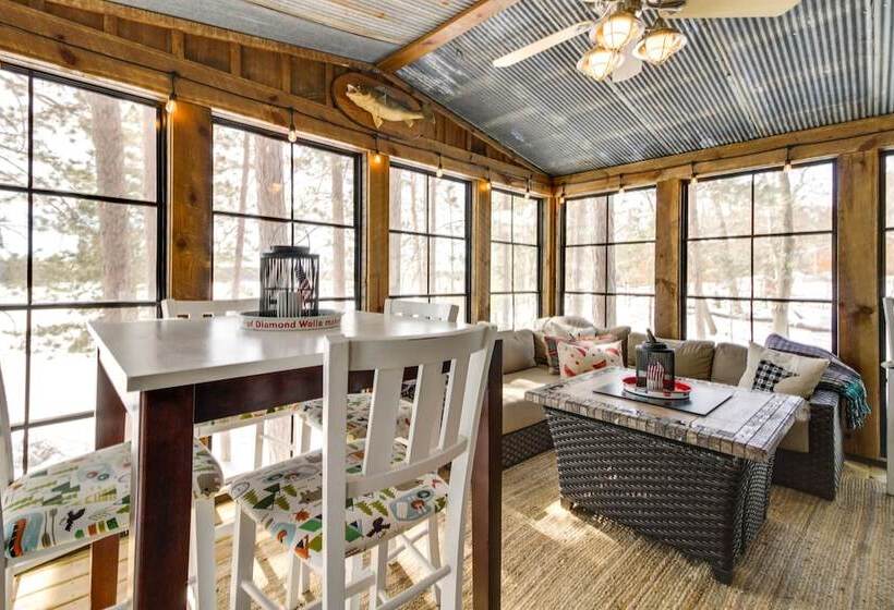 Nevis Cabin Escape W/ Private Hot Tub!