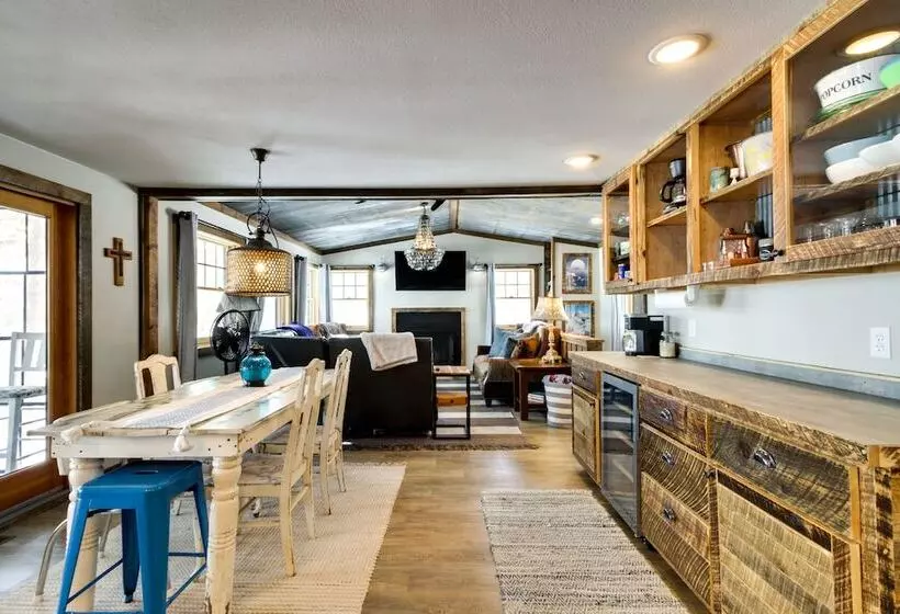 Nevis Cabin Escape W/ Private Hot Tub!