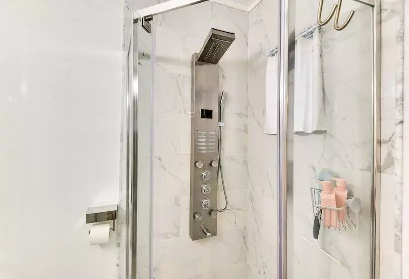 New Smyrna Beach Cottage ~ 1 Mi To Downtown!