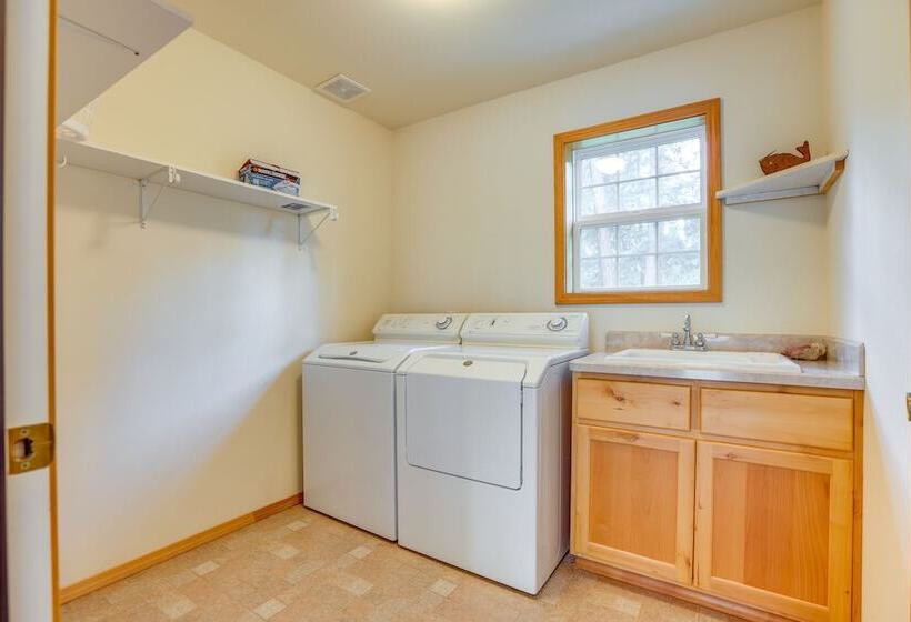 Oregon Retreat ~ 2 Mi From Lapine State Park