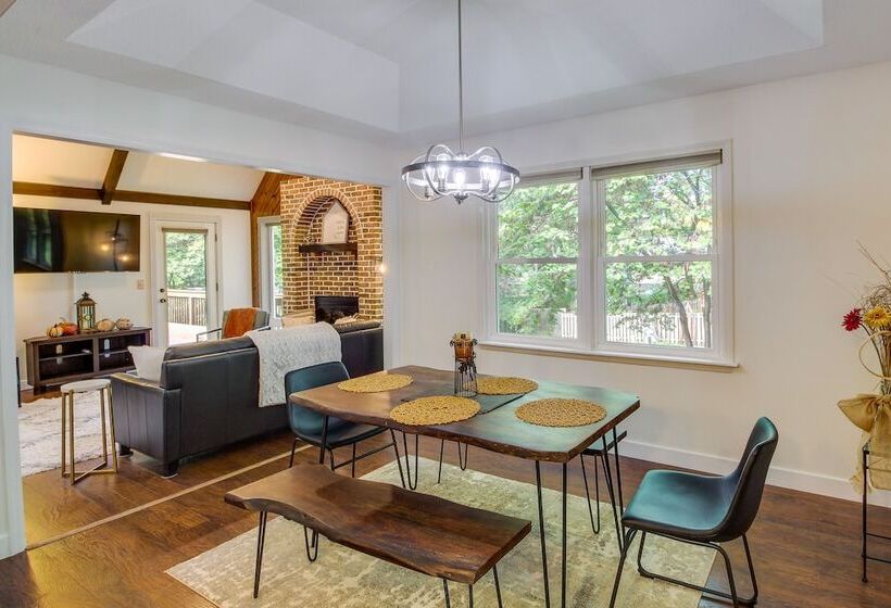 Overland Park Home W/ Fenced In Yard & Gas Grill!