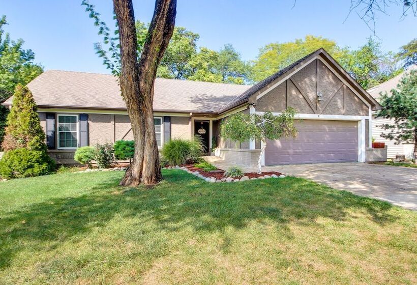 Overland Park Home W/ Fenced In Yard & Gas Grill!