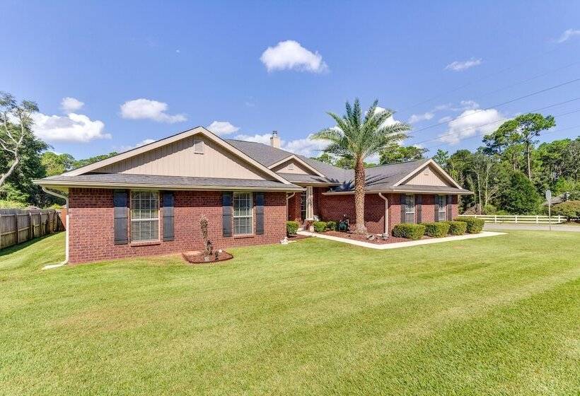 Pensacola Home W/ Private Lanai, 9 Mi To Downtown!