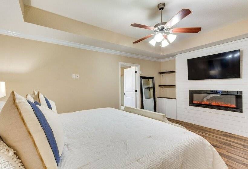 Pensacola Home W/ Private Lanai, 9 Mi To Downtown!