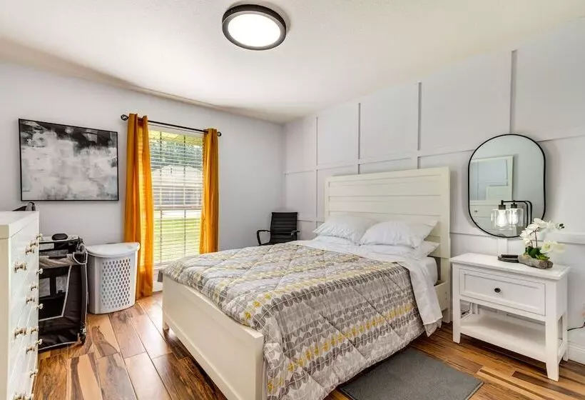 Pensacola Home W/ Private Lanai, 9 Mi To Downtown!