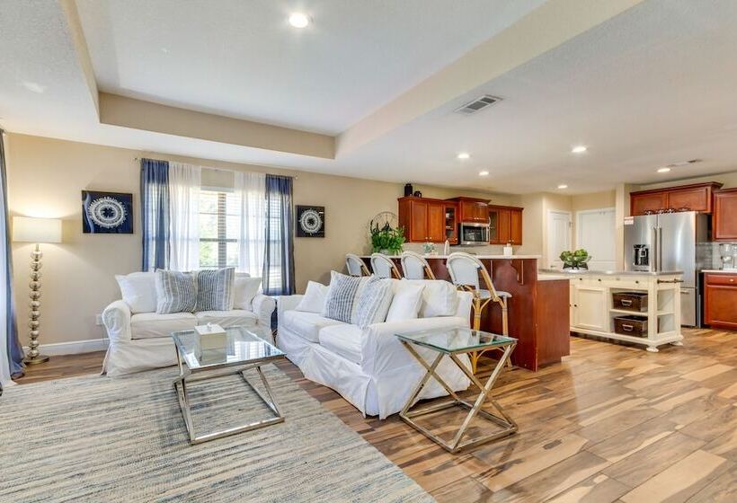 Pensacola Home W/ Private Lanai, 9 Mi To Downtown!