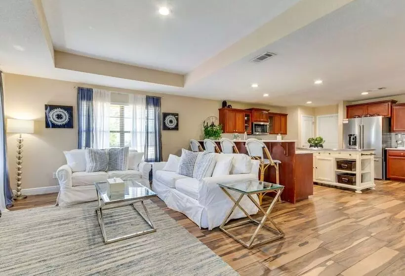 Pensacola Home W/ Private Lanai, 9 Mi To Downtown!