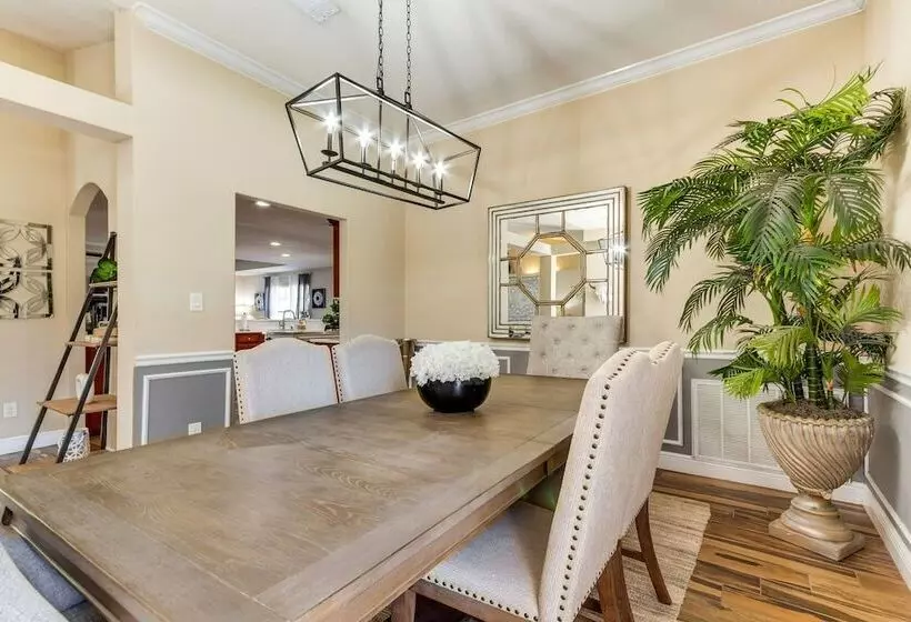 Pensacola Home W/ Private Lanai, 9 Mi To Downtown!