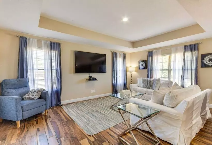 Pensacola Home W/ Private Lanai, 9 Mi To Downtown!