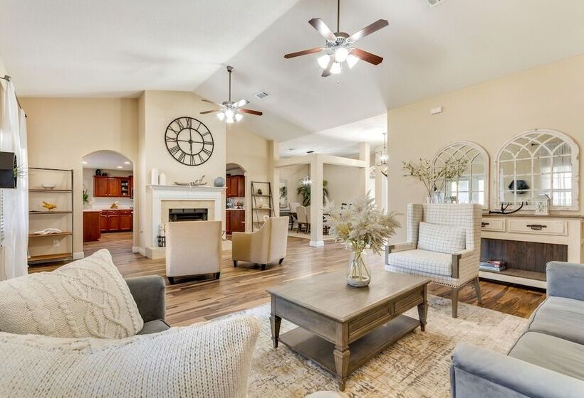 Pensacola Home W/ Private Lanai, 9 Mi To Downtown!